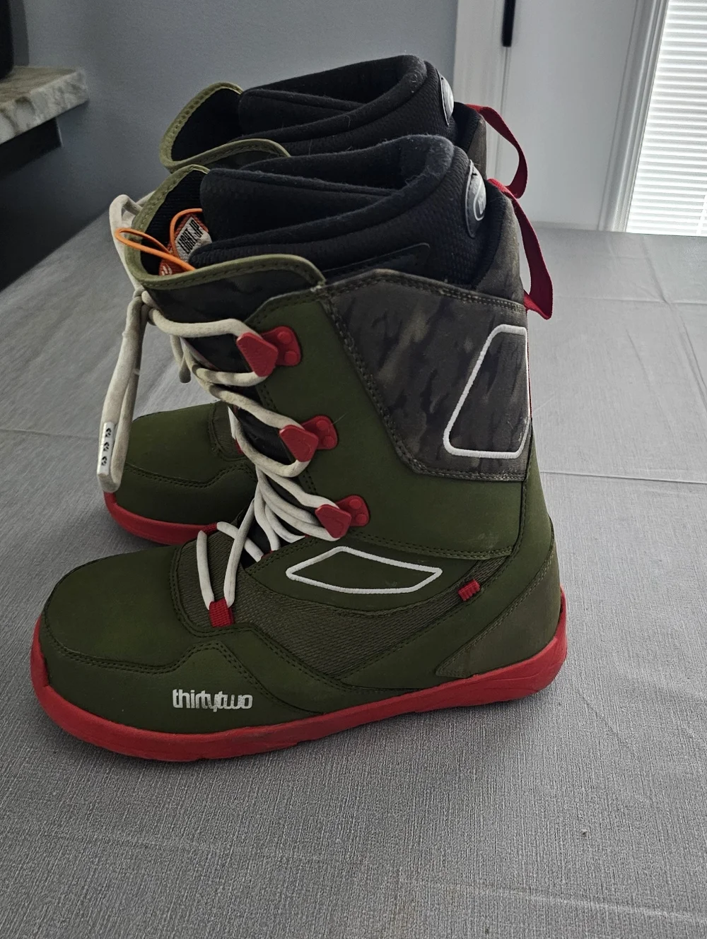 THIRTY TWO Light JP Walker Snowboard Boots Green Red Men's Size 10